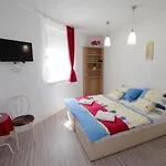 Bed & Breakfast Fehér Hajó Panzió és Vendéglő 3*