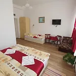 Feher Hajo Panzio Gyor 3*