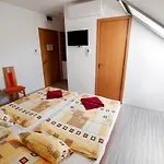 Bed & Breakfast Fehér Hajó Panzió és Vendéglő