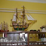 Feher Hajo Panzio Gyor