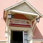 Fehér Hajó Panzió és Vendéglő Bed & Breakfast