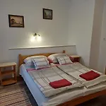 Fehér Hajó Panzió és Vendéglő Bed & Breakfast