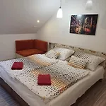 Feher Hajo Panzio Gyor Gyor