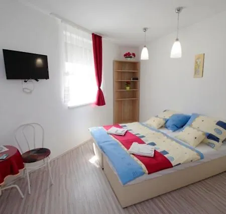 Bed & Breakfast Feher Hajo Panzio 3*