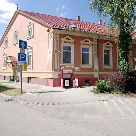 Bed & Breakfast Feher Hajo Panzio Es Vendeglo Ráb