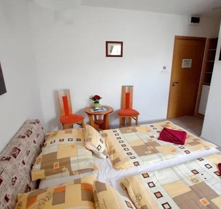 Fehér Hajó Panzió és Vendéglő Győr