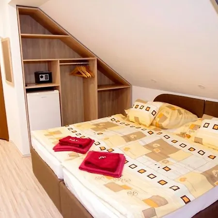 Feher Hajo Panzio Bed & Breakfast Ráb