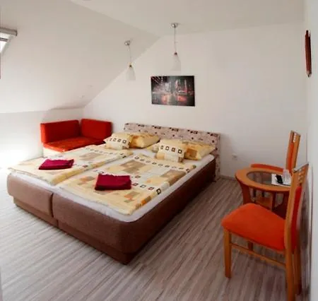 Bed & Breakfast Feher Hajo Panzio Es Vendeglo 3*