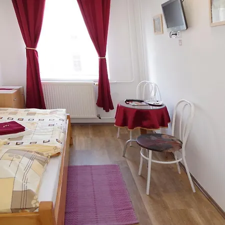 Feher Hajo Panzio Ráb