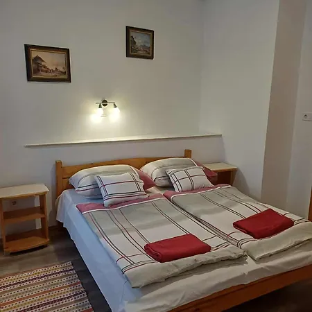 Feher Hajo Panzio Bed & Breakfast