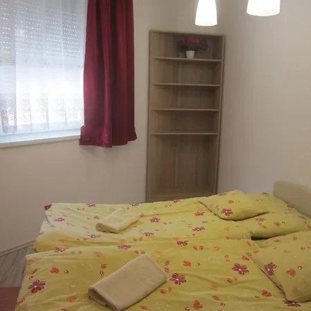 Feher Hajo Panzio Bed & Breakfast 3*