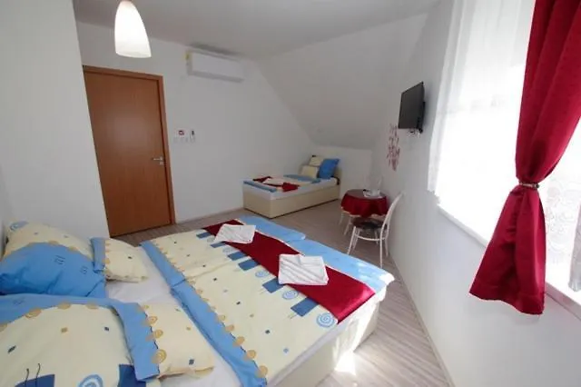 Feher Hajo Panzio Nocleg ze śniadaniem 3*