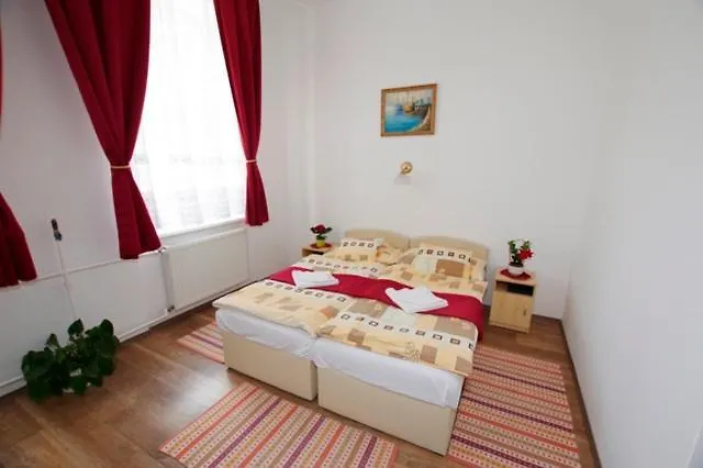 Bed & Breakfast Feher Hajo Panzio Ráb