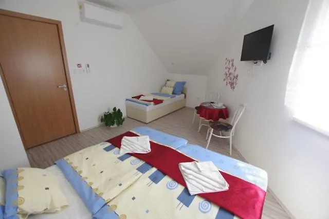 Feher Hajo Panzio Nocleg ze śniadaniem