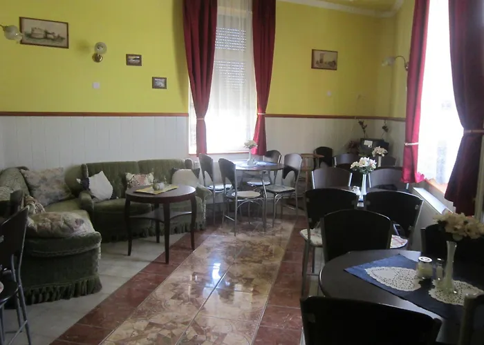 Nocleg ze śniadaniem Feher Hajo Panzio Győr